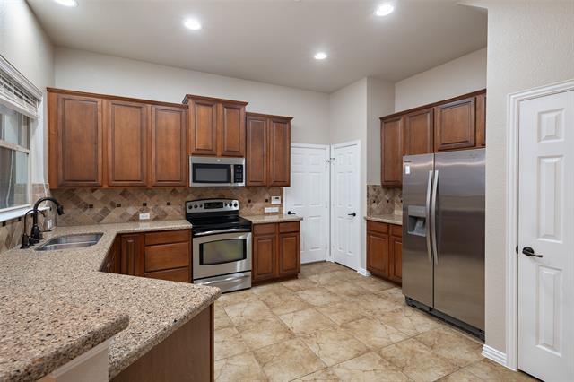 Building Photo - 4245-B Swan Forest Dr