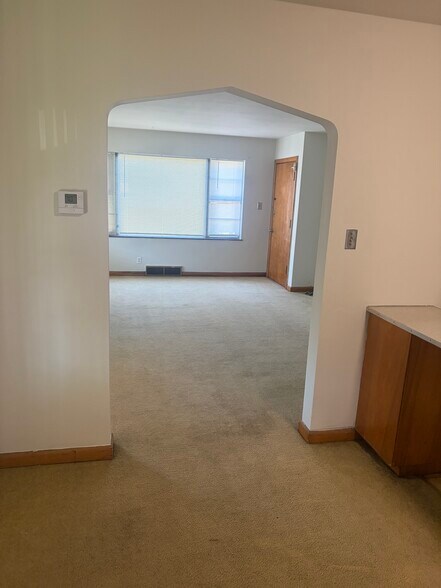 Building Photo - 218 W Florence Ave