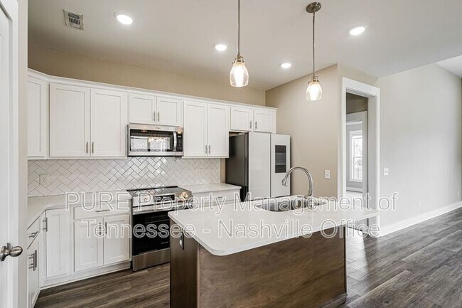 Building Photo - 105 Weller Ln