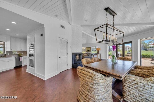 Building Photo - 628 Amberjack Dr