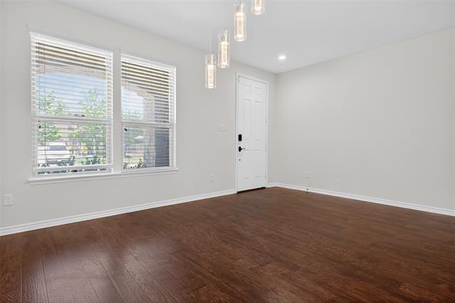 Building Photo - 8728 Maple Ridge Trail