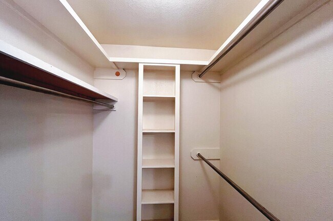 Building Photo - 5518 104th St