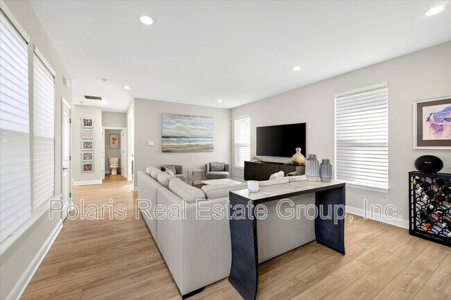 Building Photo - 6942 Cherry Creek Blvd