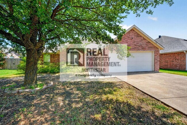 Building Photo - 308 Pin Oak Ln