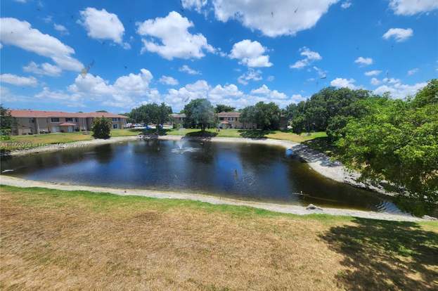 Building Photo - 9962 Twin Lakes Dr