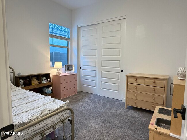 Building Photo - 10849 E Thunderbolt Ave