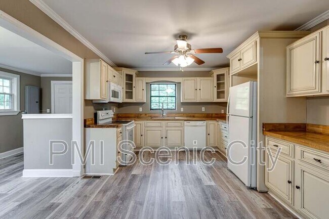 Building Photo - 4717 Beverly Kay Dr