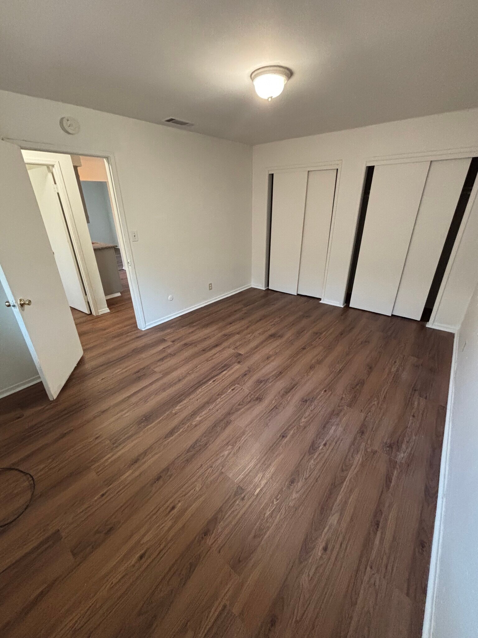 Building Photo - 226 W 20th St