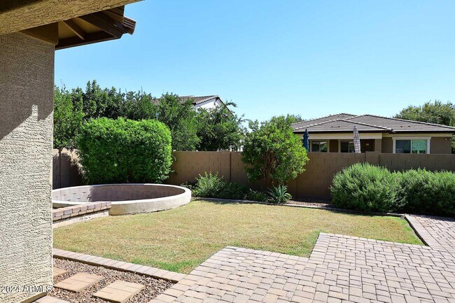 Building Photo - 3841 E Palo Verde St