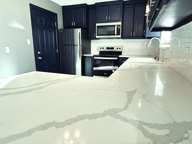 Building Photo - 2114 Allenhurst St