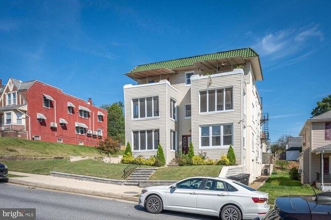 Primary Photo - 639 Plymouth Rd