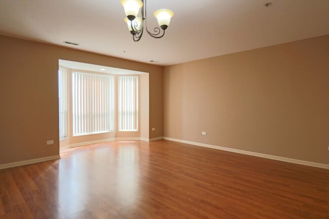 Building Photo - 57 E Hattendorf Ave