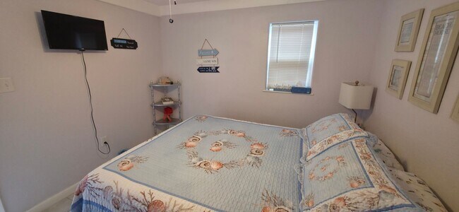 Building Photo - 1915 Avenue O 1/2