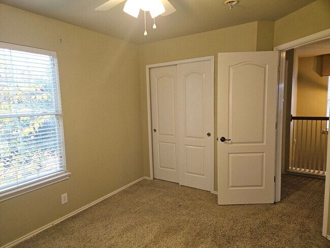 Building Photo - Garden Home in Gated Community