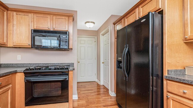 Building Photo - 45605 Graystone Ln