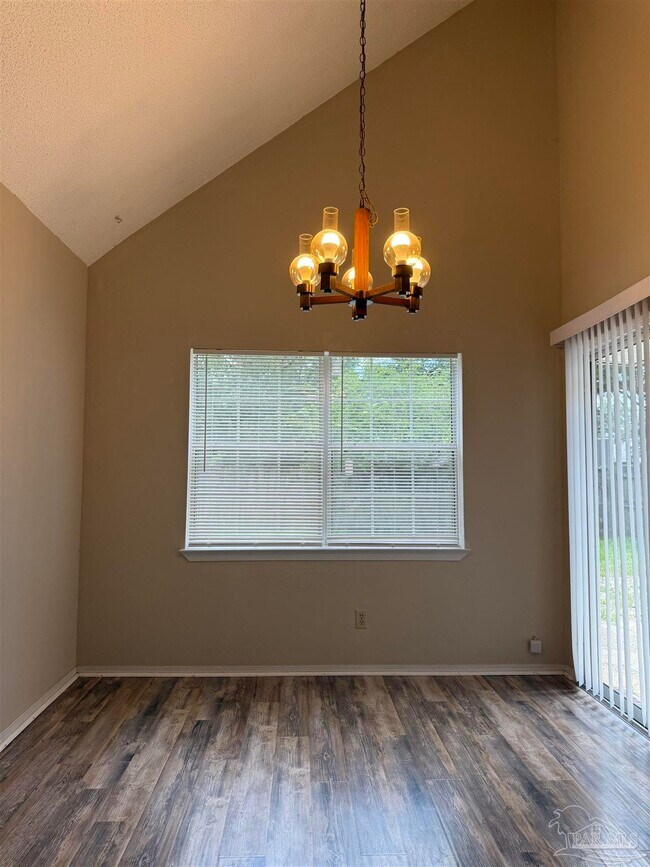 Building Photo - 3004 Cedarwood Village Ln