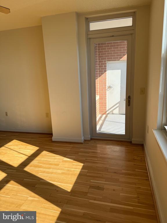 Building Photo - 11760 Sunrise Valley Dr