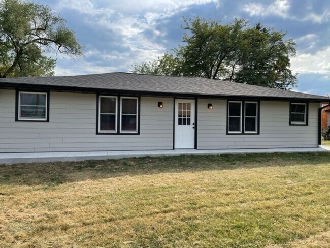 Building Photo - 1906 Gordon St