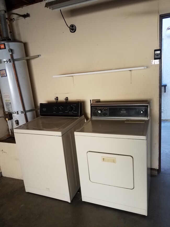 Building Photo - 1097 S Santo Antonio Dr