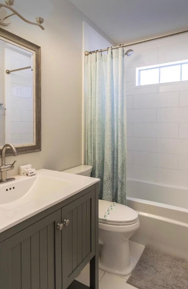 Building Photo - 5340 4th St