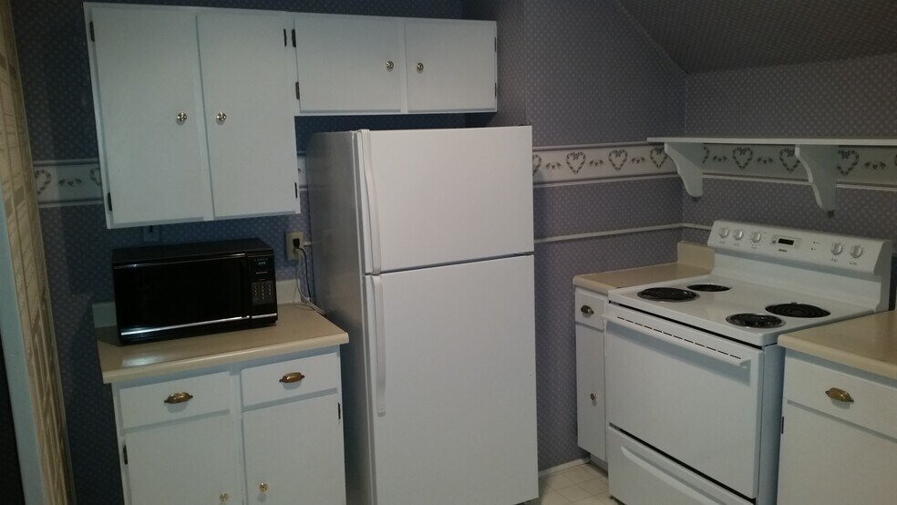 Building Photo - 1405 W 9th Ave