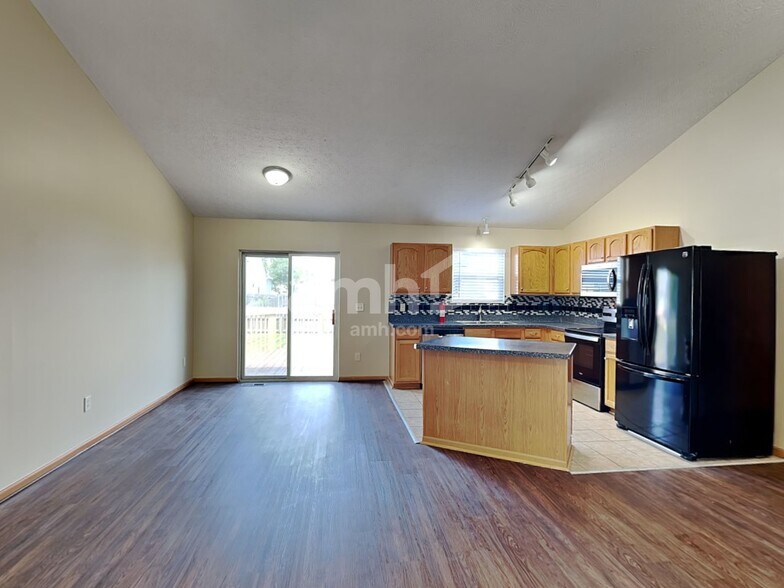 Building Photo - 2661 Spring Grove Ave