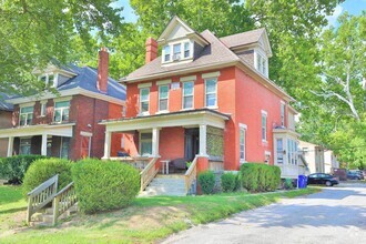 Building Photo - Central Campus - Huge House - Awesome Fron...