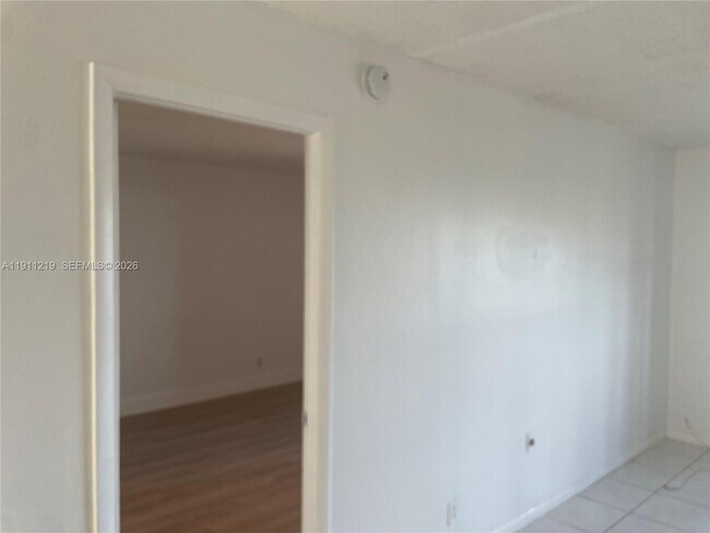 Building Photo - 404 NW 68th Ave