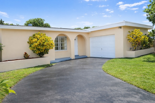 Building Photo - 9100