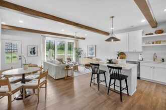 Building Photo - 933 Prime St