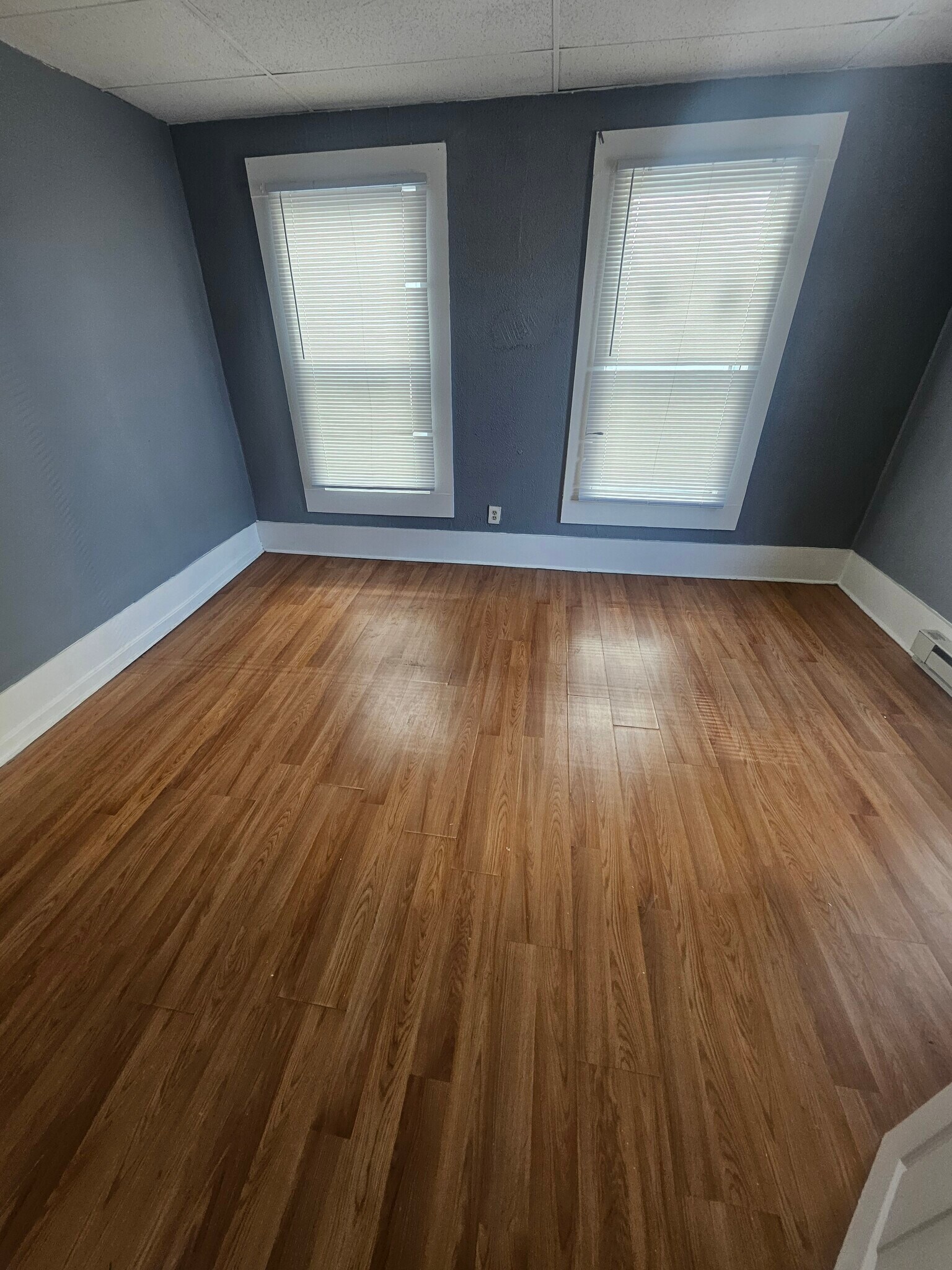 Building Photo - 287 Lake Ave