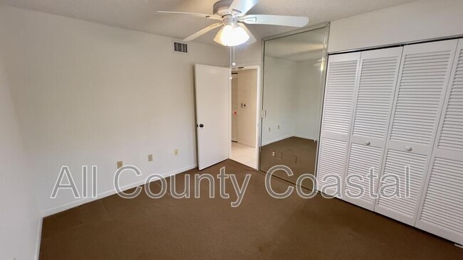 Building Photo - 6121 Pointe Regal Cir