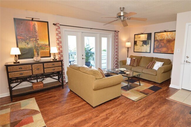 Building Photo - 3889 Pompano Dr SE