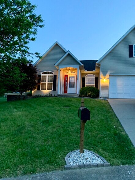 Building Photo - 1209 W. Aspen Ct.