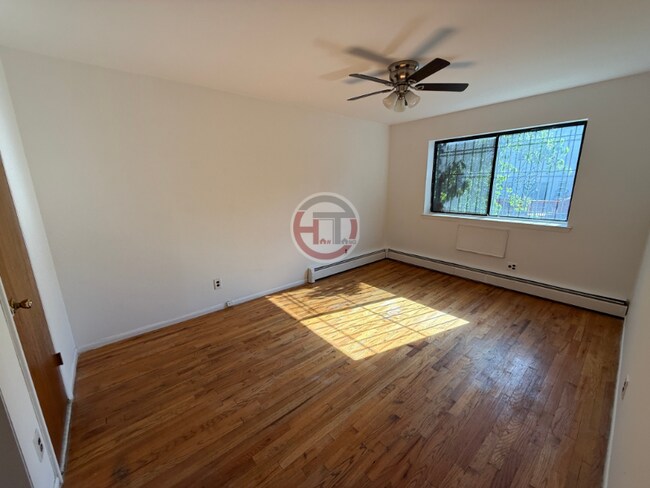 Primary Photo - 3635 Palmer Ave