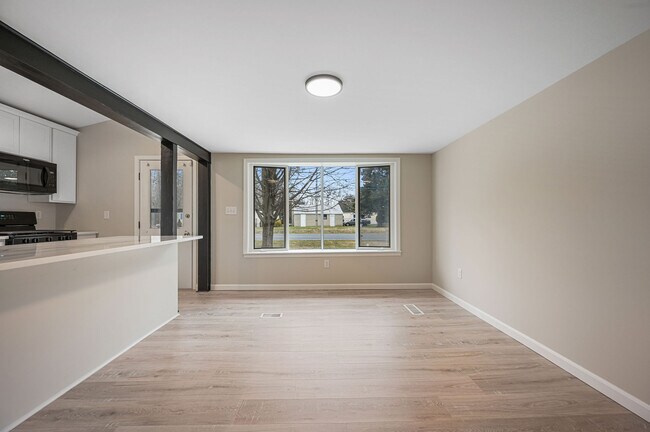 Building Photo - 2891 Kenton Rd