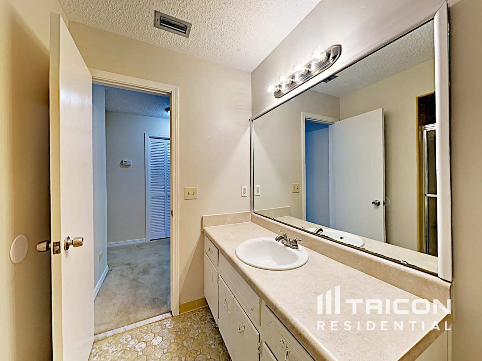 Building Photo - 2036 Pompano Pkwy