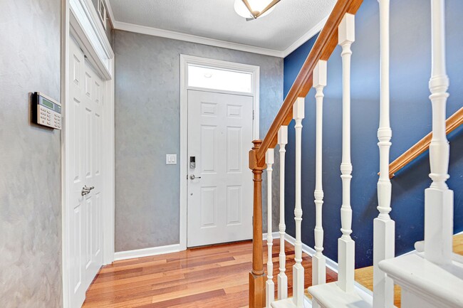 Building Photo - Amazing Union Hill 3 Bedroom Townhome