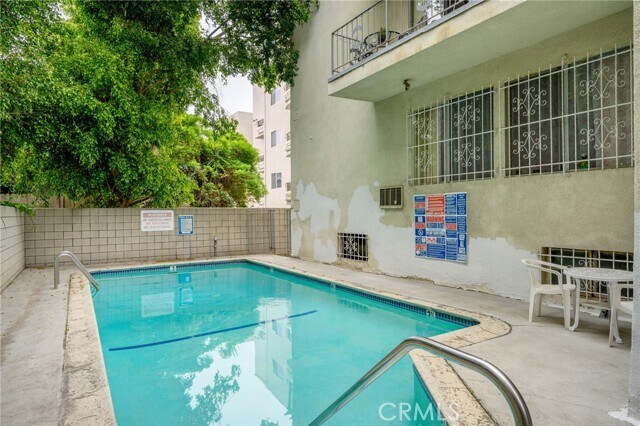 Building Photo - 1422 N Curson Ave