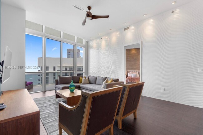 Building Photo - 16001 Collins Ave