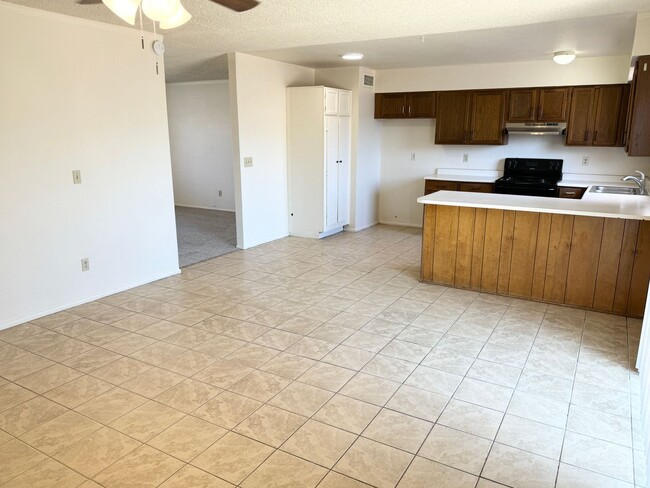 Building Photo - Fantastic 3 Bedroom/2 Bath Single Level Home! Schedule a Showing Today!