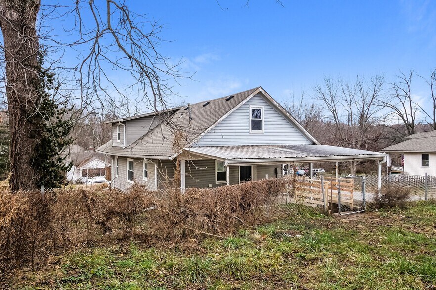 Building Photo - 901 S Leslie Ave