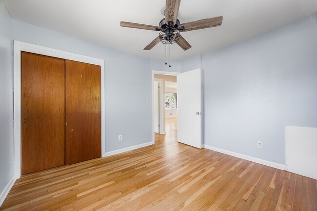 Building Photo - Beautiful 2 Bedroom Corner Lot Property Near Forest Hill Ave ***Available May 2026***