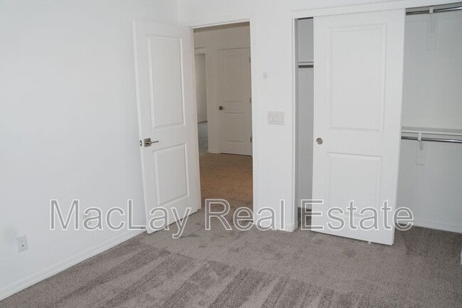 Building Photo - 3809 N 100th Dr