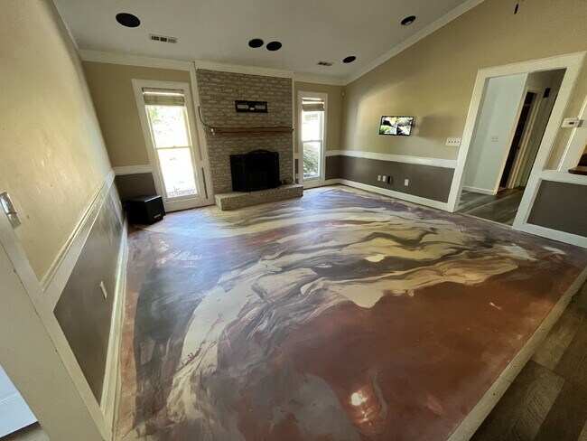Building Photo - "Charming 3-Bedroom Retreat with Granite Elegance & Cozy Fireplace in Kernersville!"
