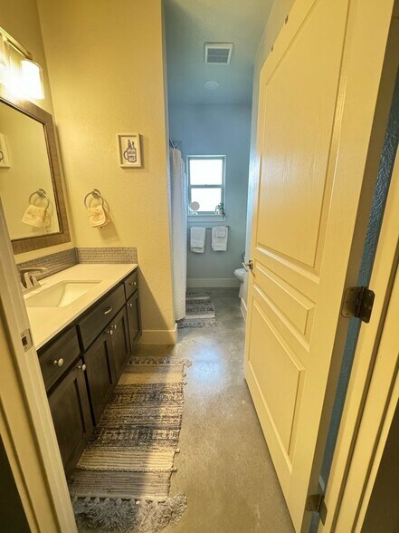 Building Photo - 1911 River Rock Trail