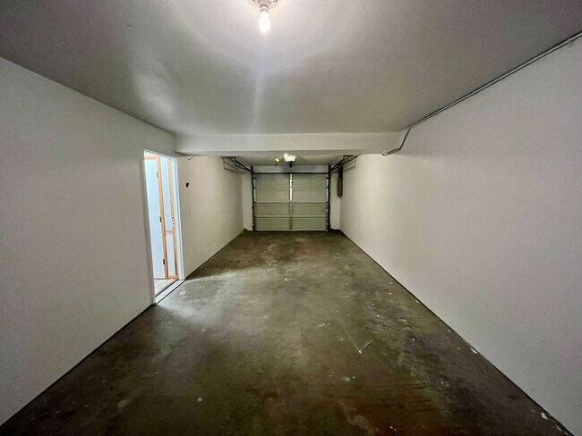 Building Photo - 1724-1726 Lenard St