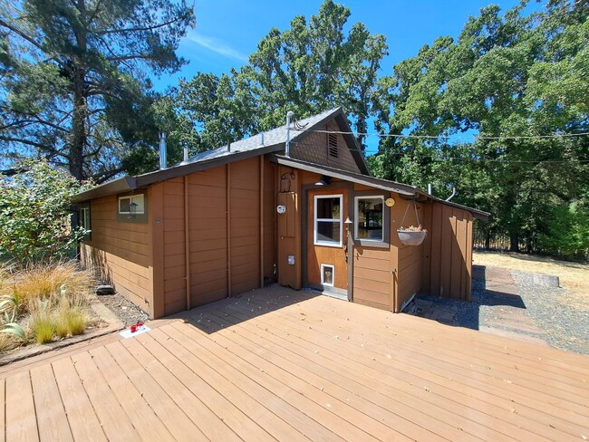 Building Photo - Living that Country Life in Napa - Close t...