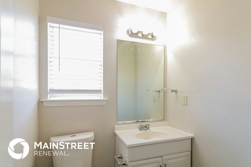 Building Photo - 4660 Royal View Dr