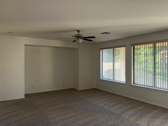 Building Photo - 14361 W Maui Ln